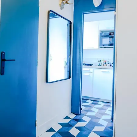 Design Apt In The Belleville Area Paris